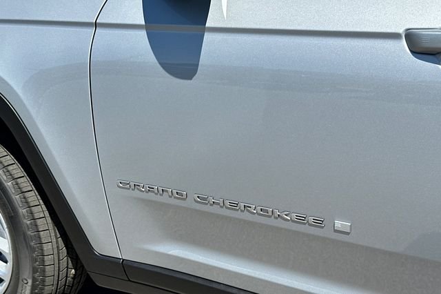 2025 Jeep Grand Cherokee Laredo - Photo 24