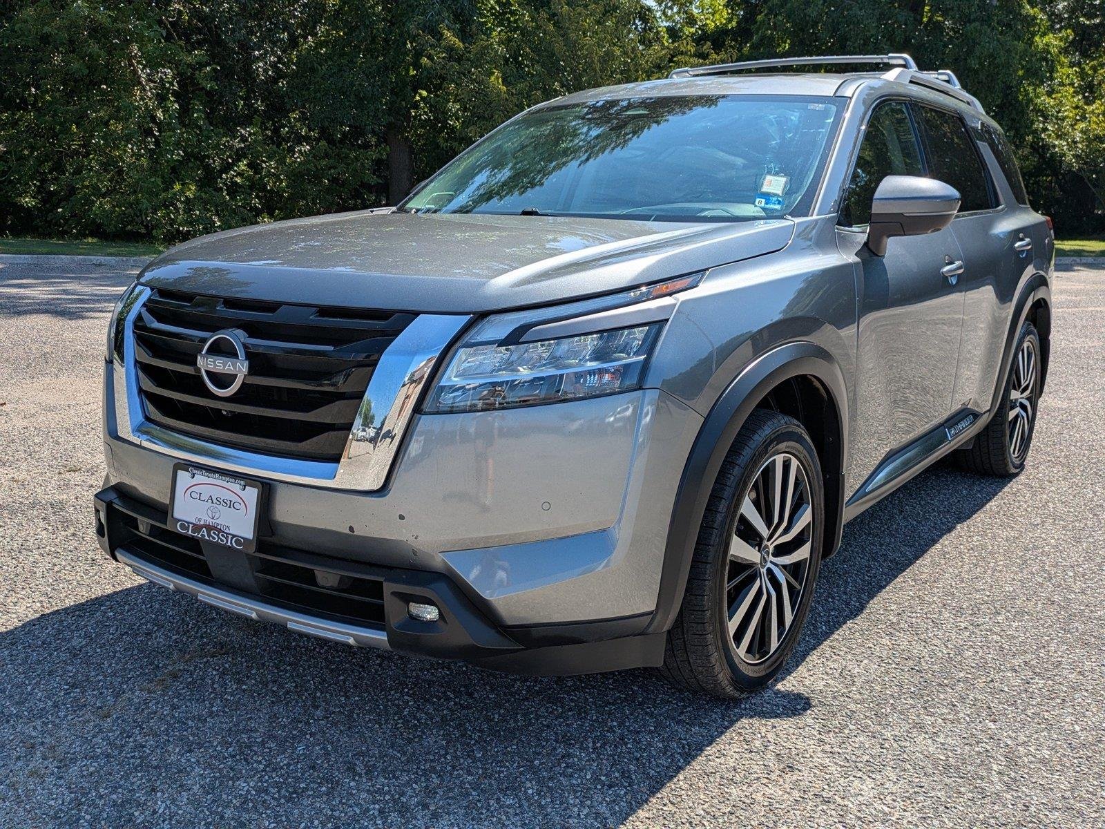 Used 2023 Gun Metallic Nissan Platinum image 8