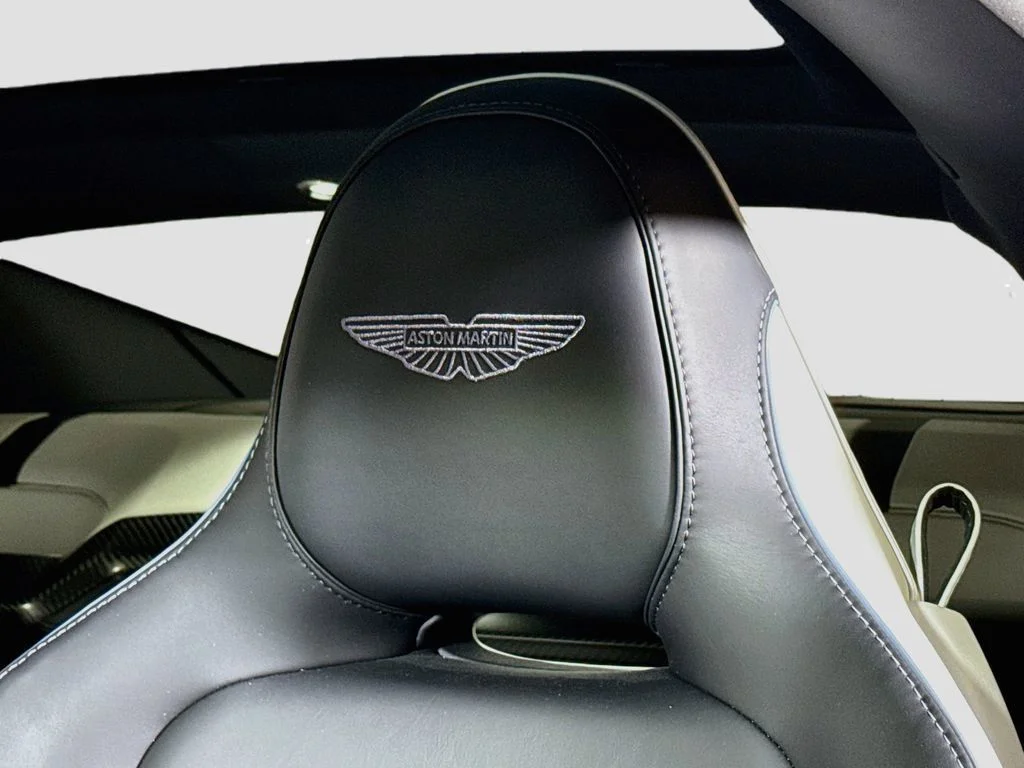 Used 2025 Oberon Black Aston Martin V12 image 19