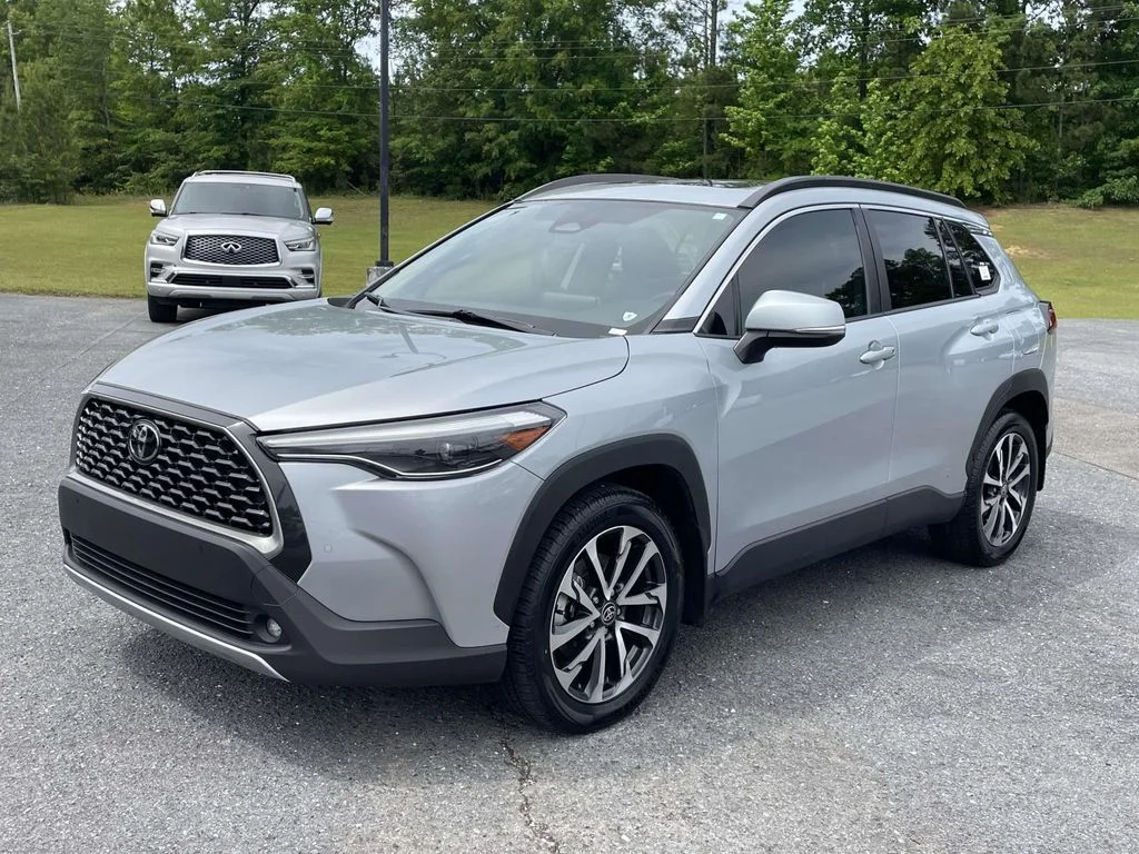 Used 2024 Sonic Silver Toyota XLE image 5