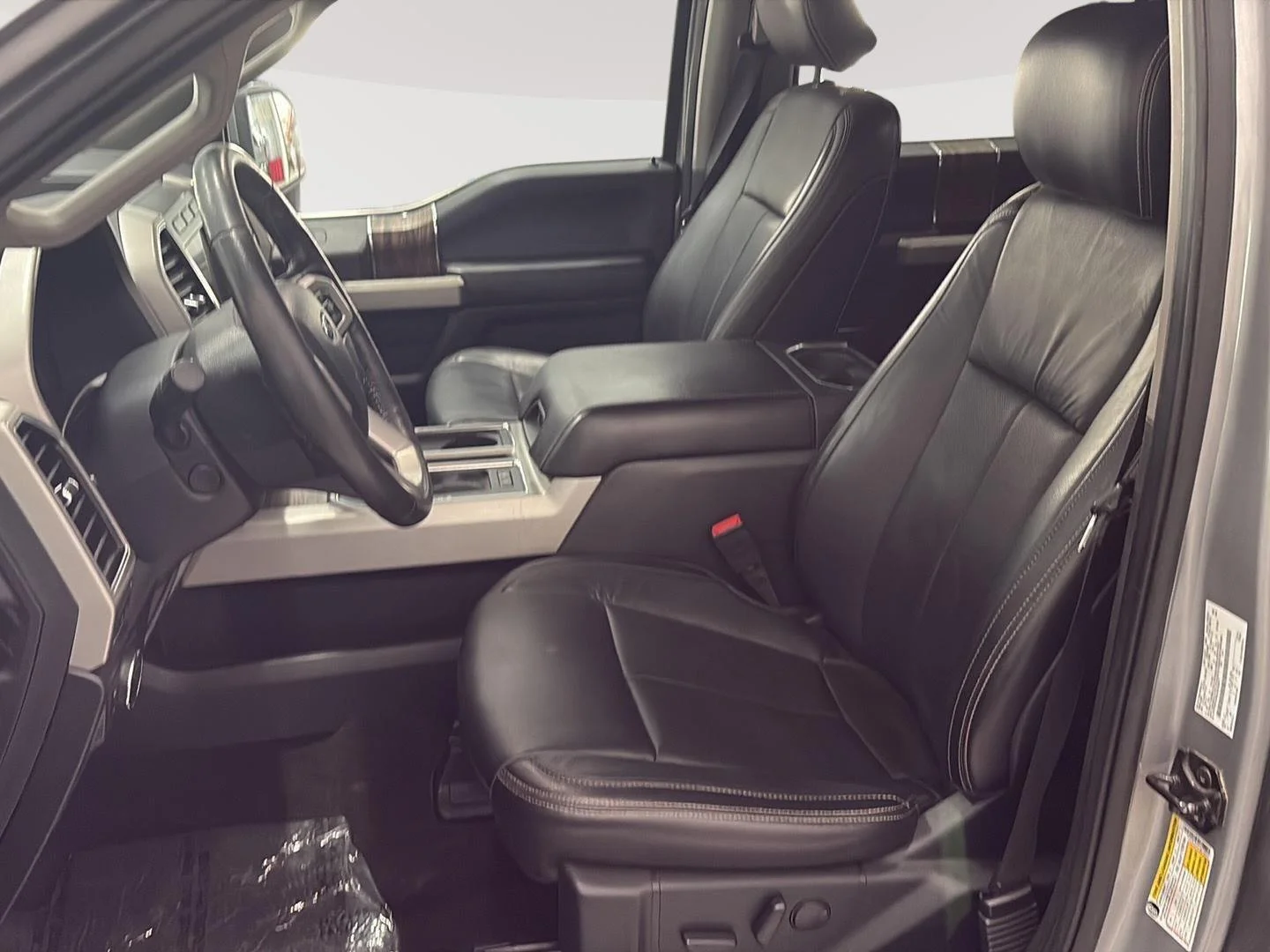 Used 2020 Iconic Silver Ford XL image 17