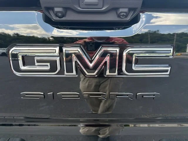 New 2026 Onyx Black GMC Elevation image 19