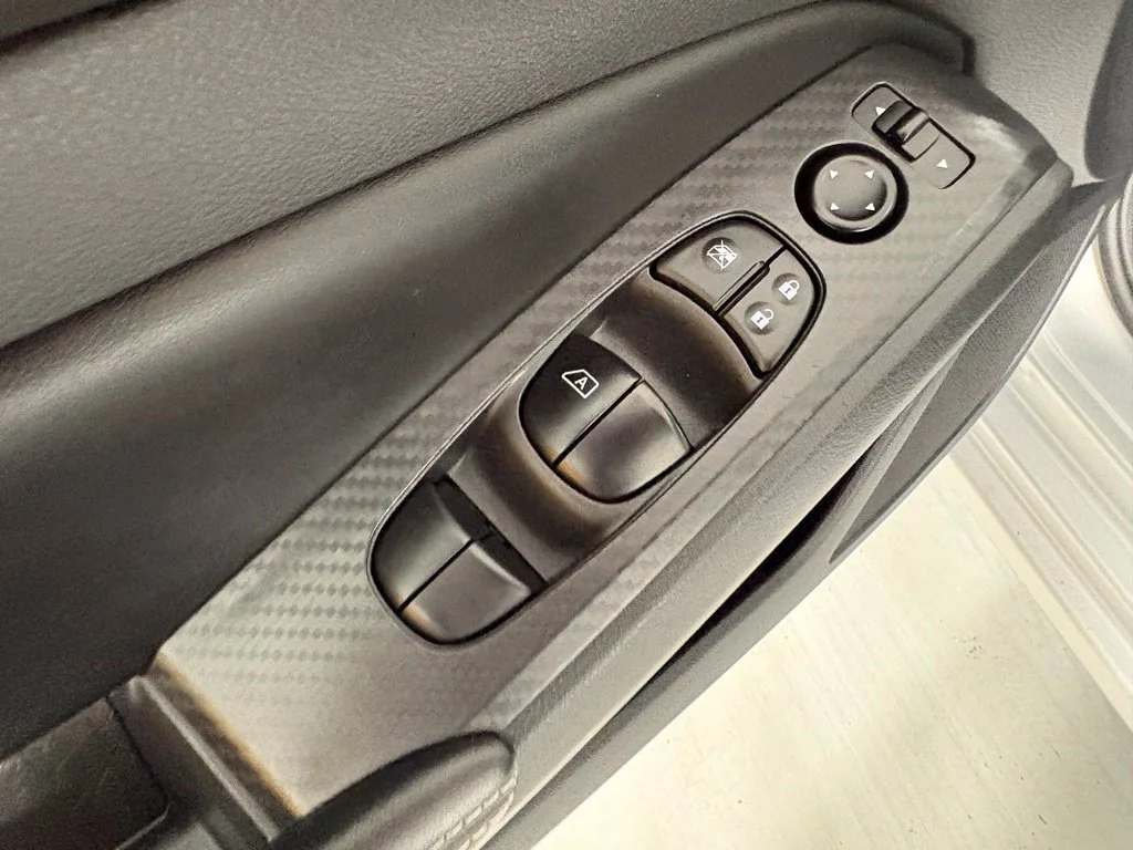 Used 2024 Silver Nissan 2.5 SV image 20