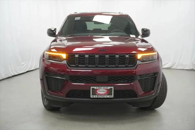 New 2026 Velvet Red Pearl-Coat Exterior Paint Jeep Laredo image 7