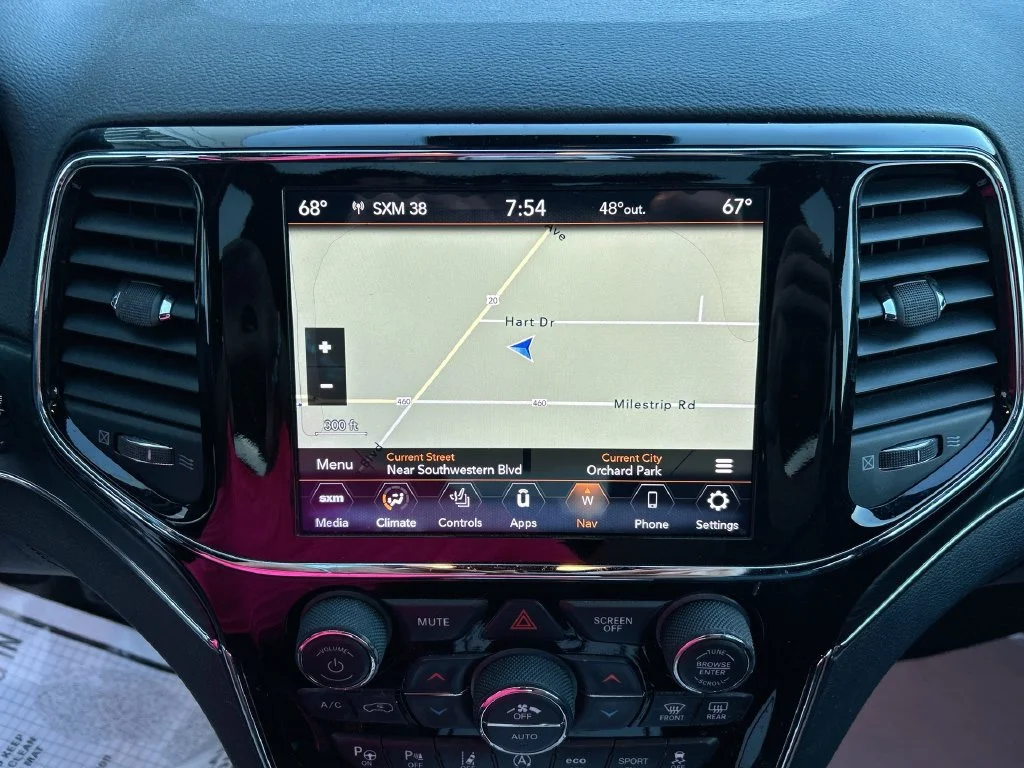 Used 2020 White Jeep Limited image 17