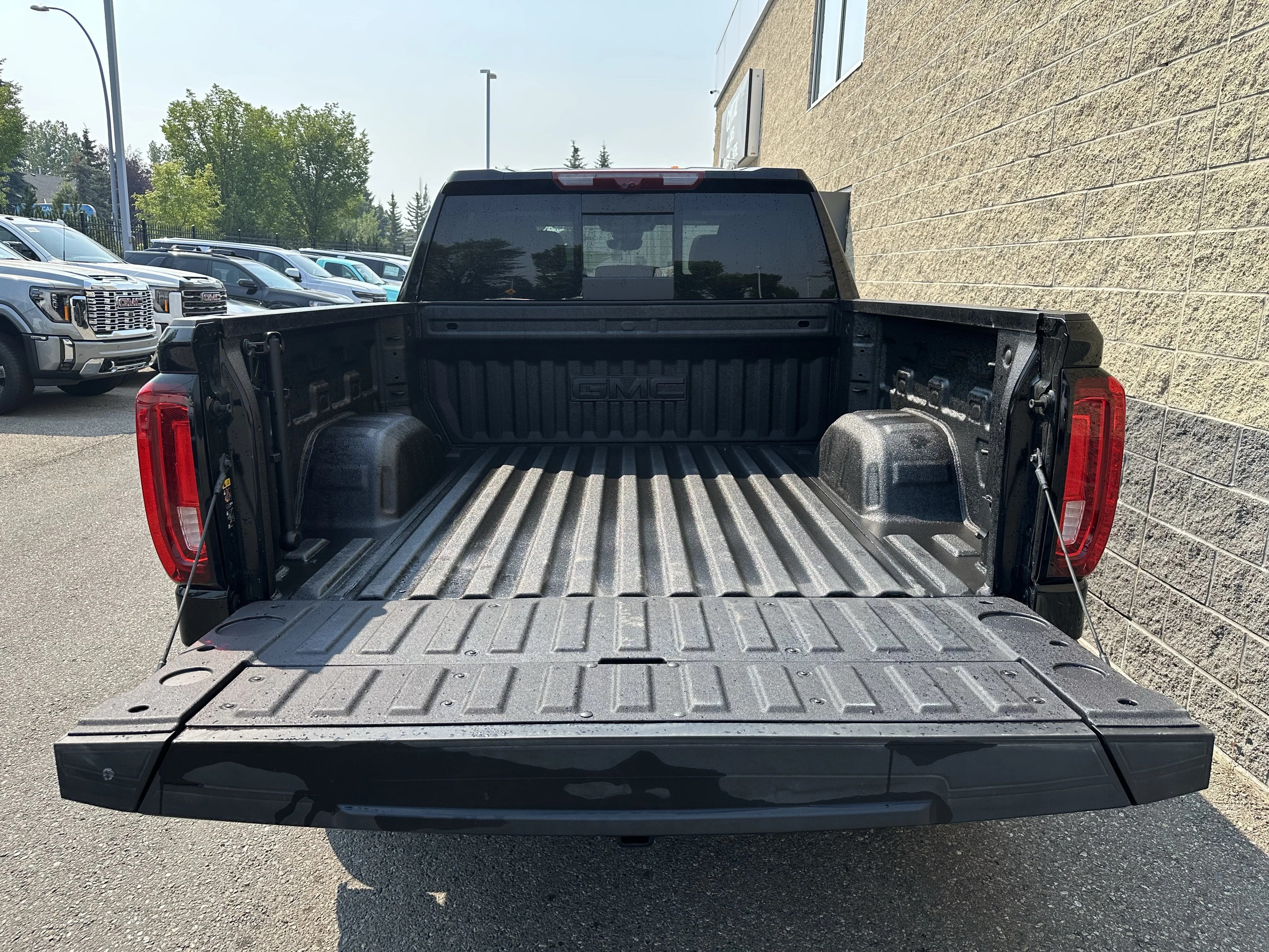 Certified Used 2025  GMC Denali image 7
