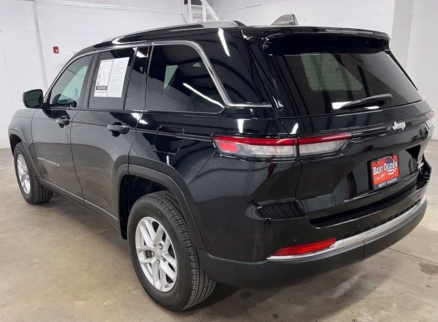 Used 2024 Black Jeep Laredo X image 4