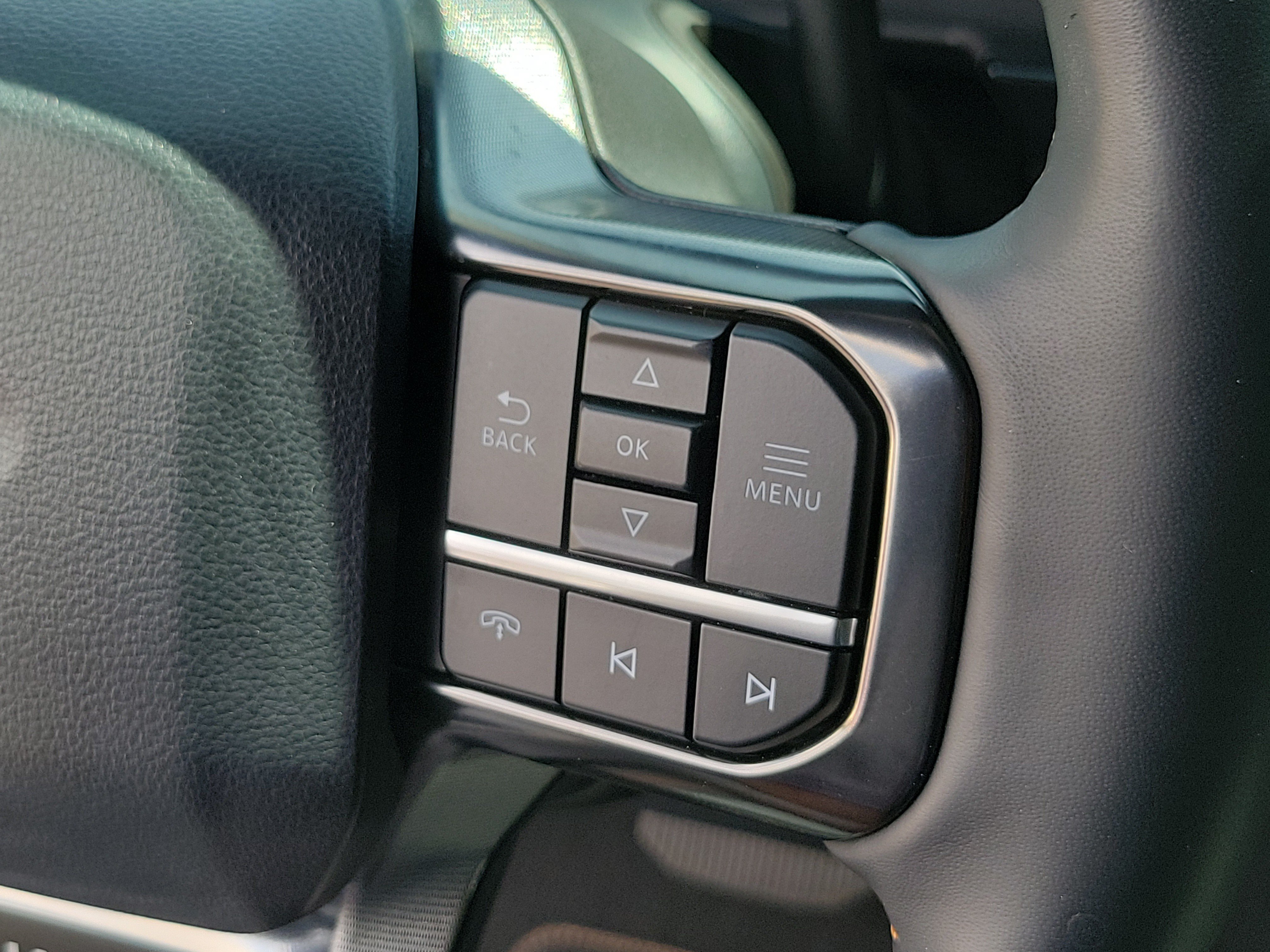 Used 2024 Star White Metallic Tri-Coat Ford Platinum image 27