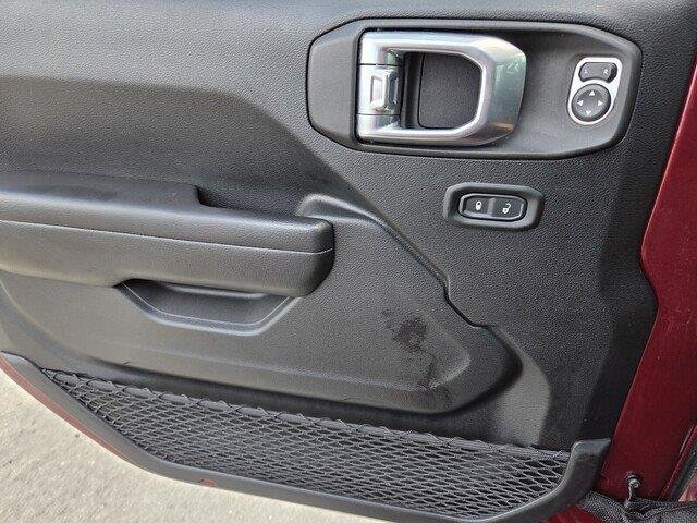 Used 2021 Snazzberry Pearlcoat Jeep Sport S image 21
