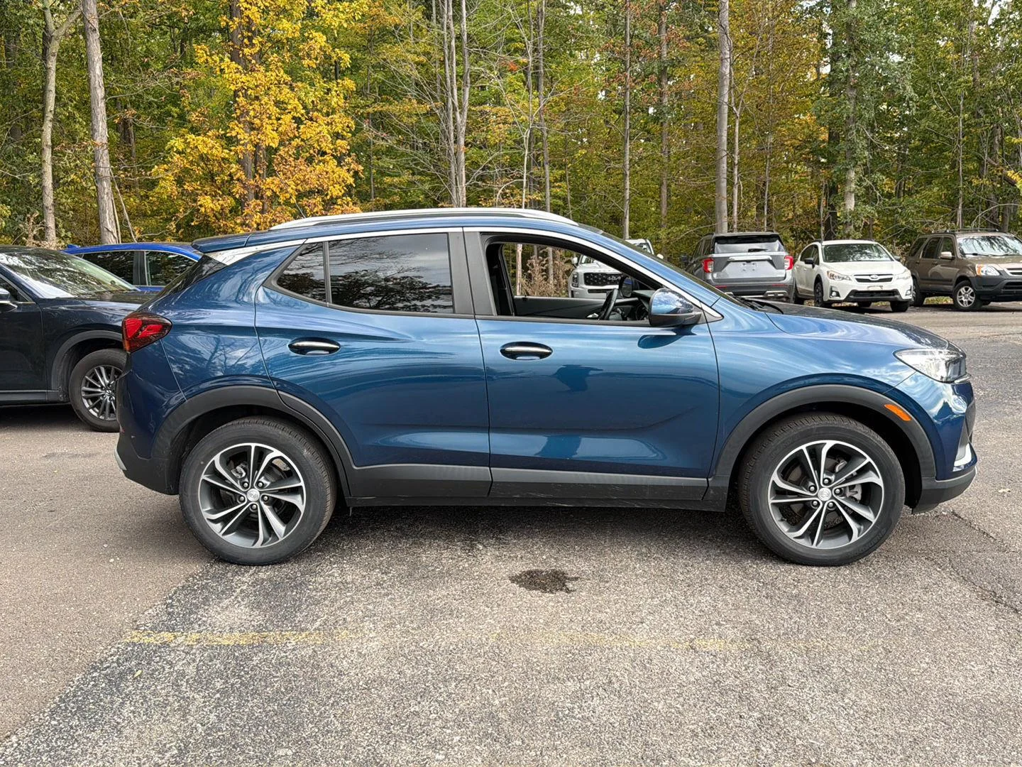 Used 2020 Deep Azure Metallic Buick Select image 6