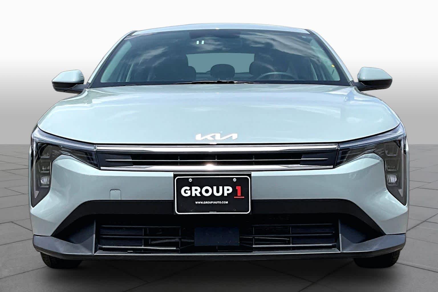 Used 2025 Morning Haze Kia LXS image 4