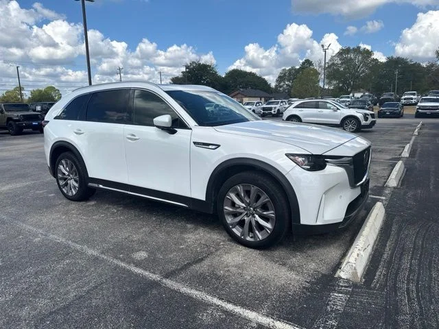 Used 2025 White Mazda 3.3 Turbo Premium Plus image 3