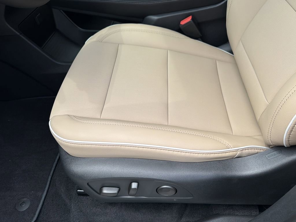 New 2026 Summit White Buick Preferred image 22