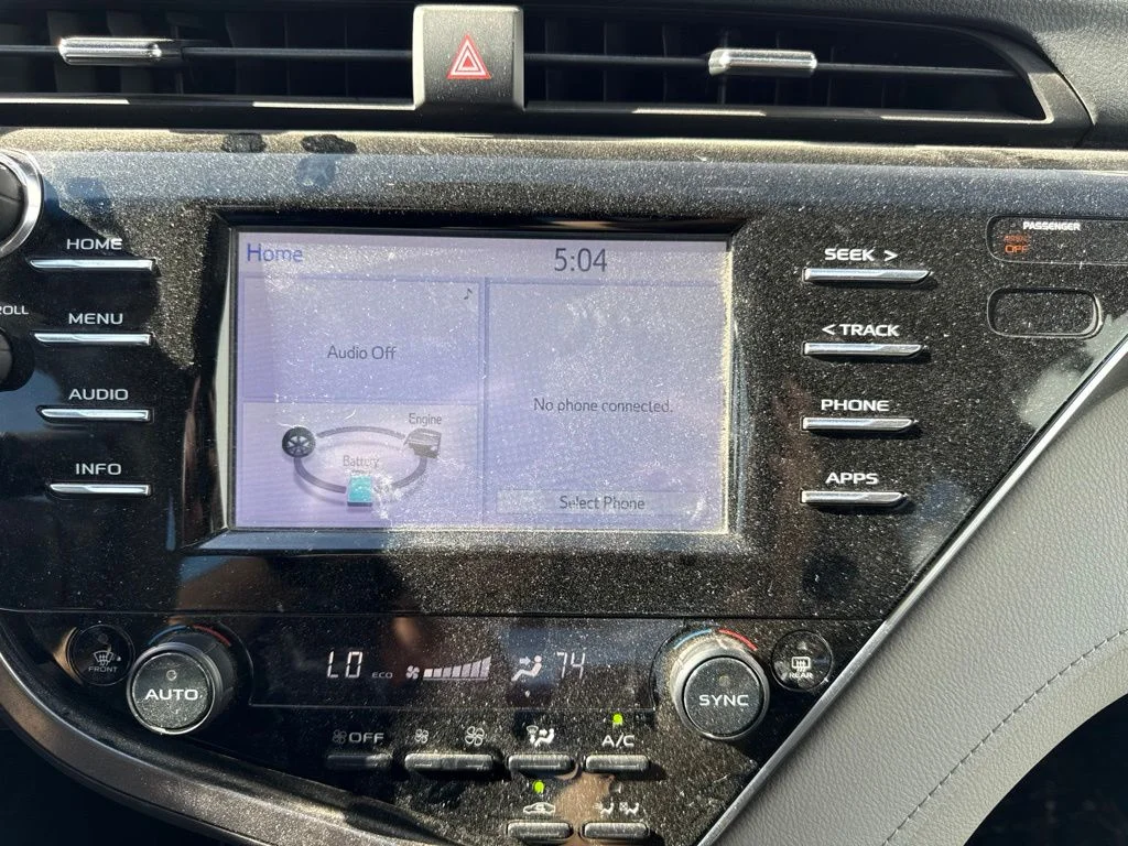 Used 2018 Super White Toyota LE image 17