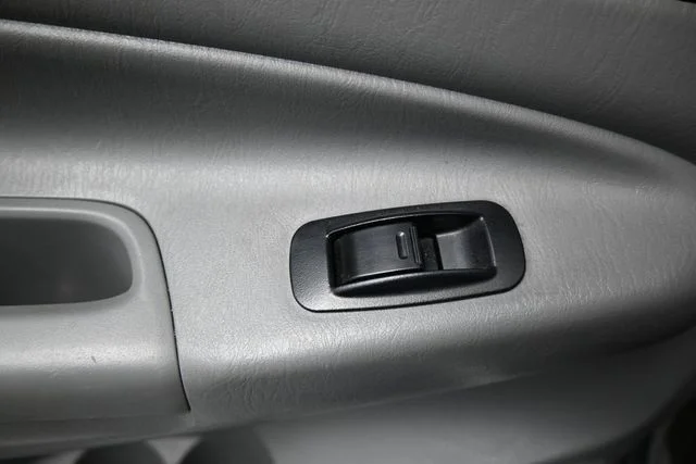Used 2015 White Toyota Base image 13