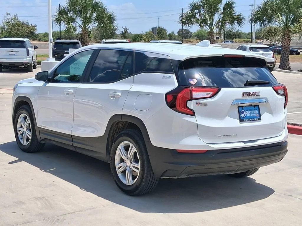 Used 2024 Summit White GMC SLE image 4