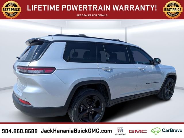 Used 2023 Silver Jeep Altitude image 3