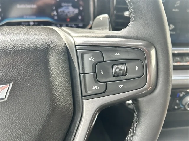Used 2024 BLACK CHEVROLET High Country image 31