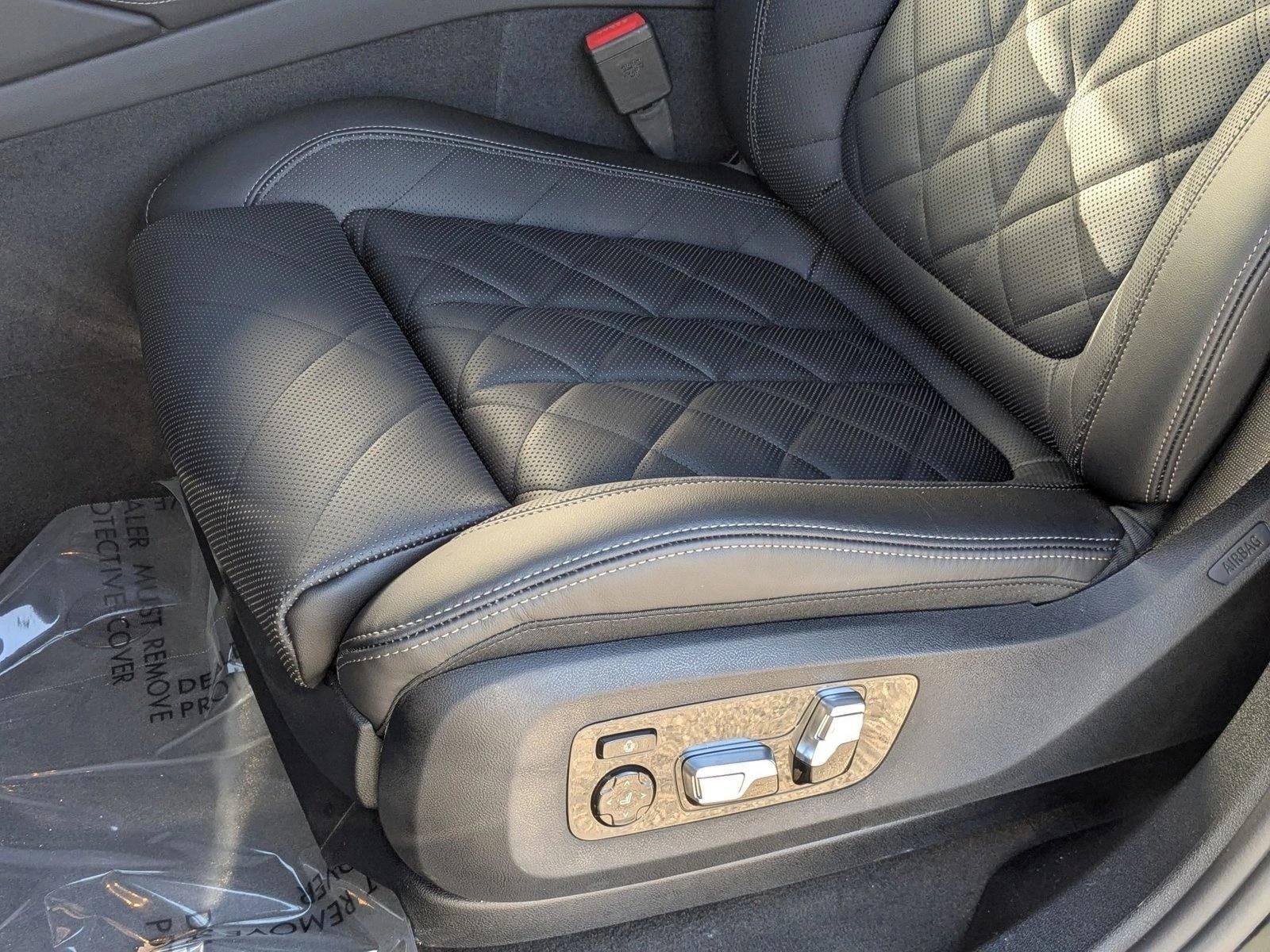 Used 2026 Black Sapphire Metallic BMW xDrive40i image 4