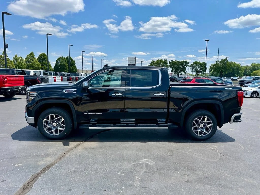 2026 GMC Sierra 1500 SLT - Photo 8