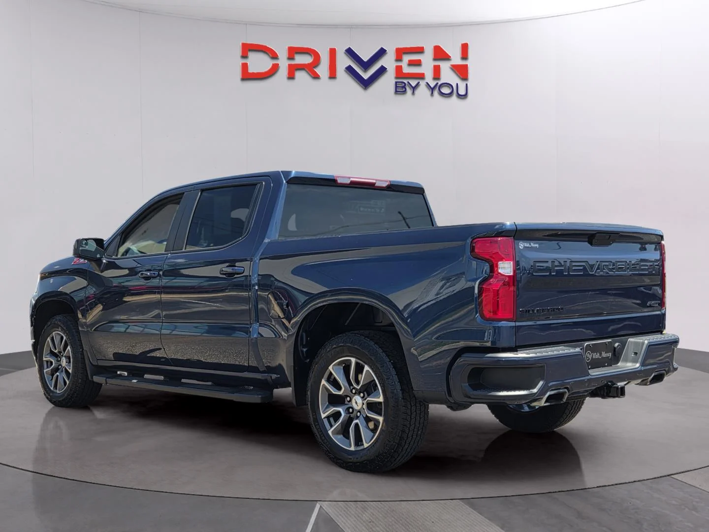 Used 2022 Northsky Blue Metallic Chevrolet RST image 3