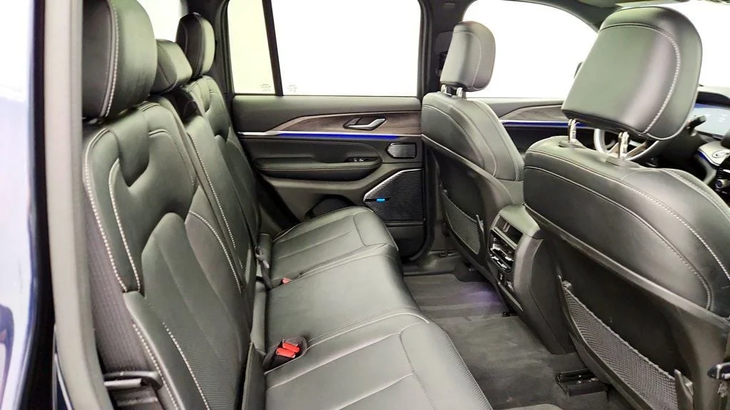 Used 2023 Midnight Sky Jeep Overland 4x4 image 24