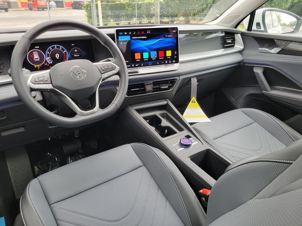 New 2026 White/off-white Volkswagen 2.0T SE image 9