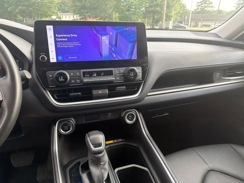 Used 2025 Silver Toyota XLE image 21