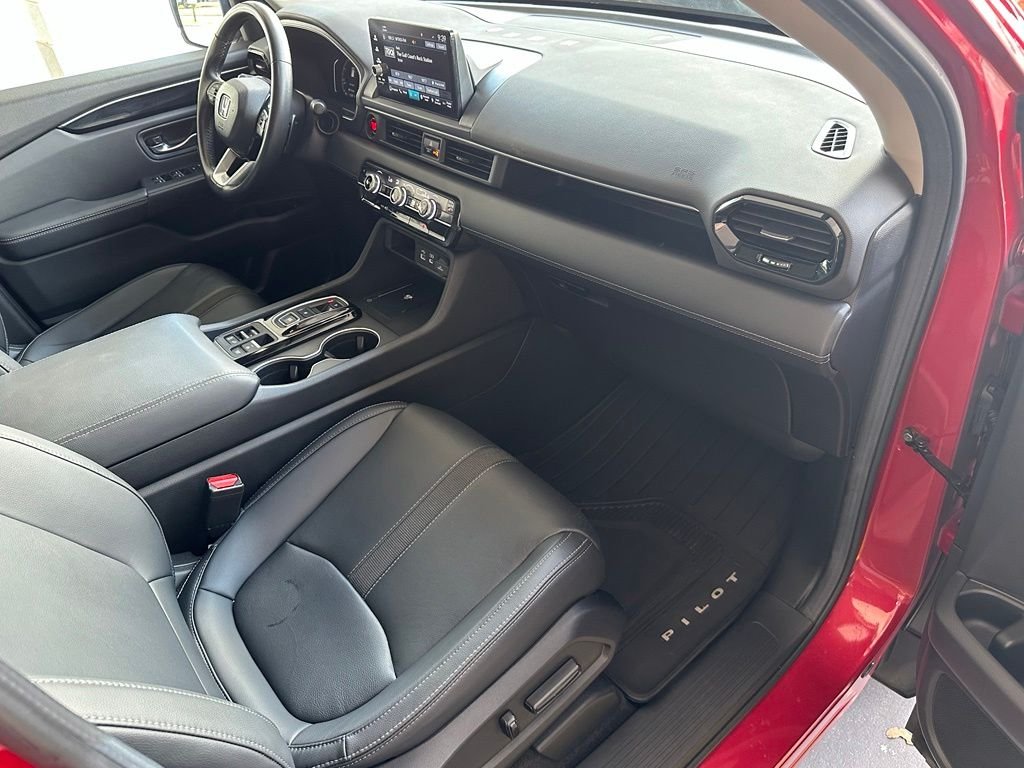 Used 2024  Honda Touring image 38