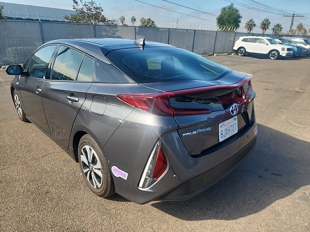 Used 2019 Magnetic Gray Metallic Toyota Advanced image 10