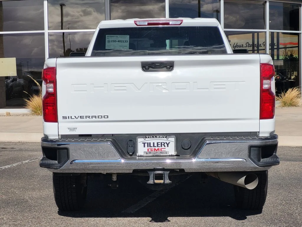 Used 2024 Summit White Chevrolet LT image 6