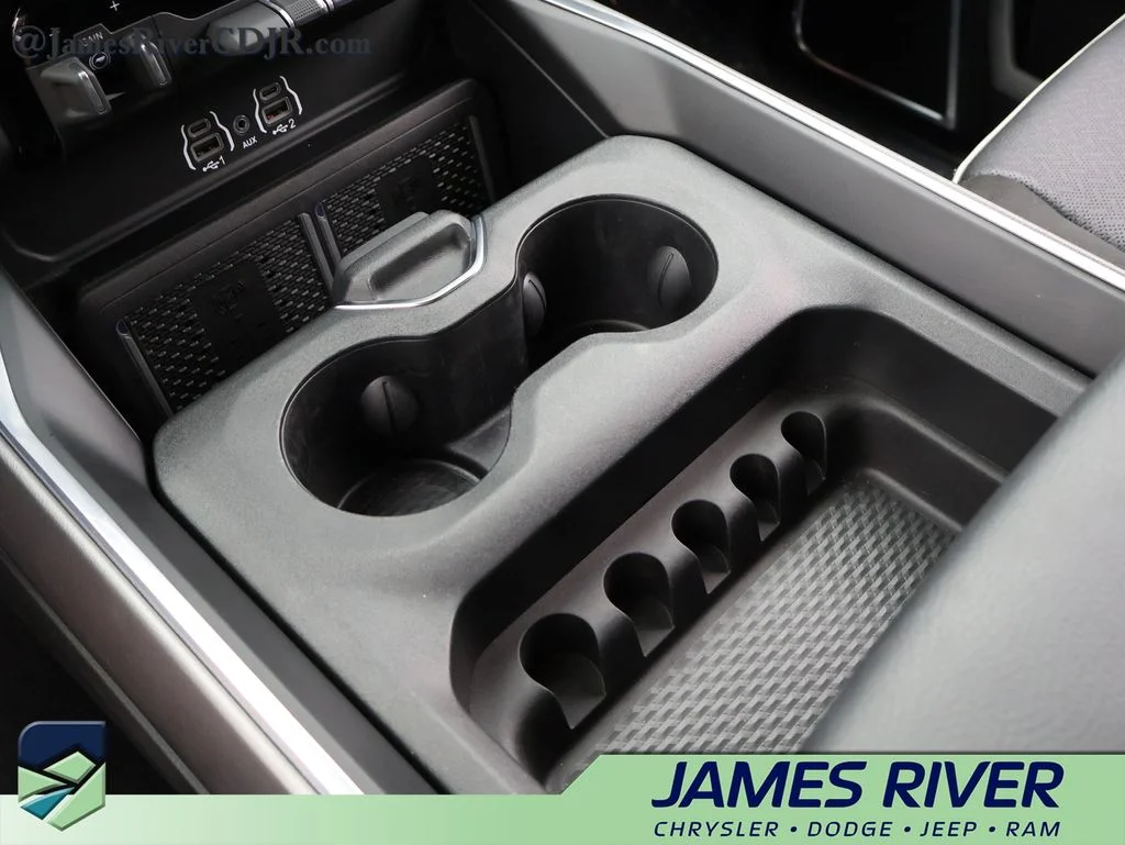 2025 RAM Ram 3500 Pickup Laramie - Photo 38