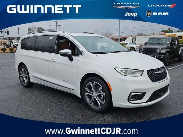 2026 Chrysler Pacifica Pinnacle's photo