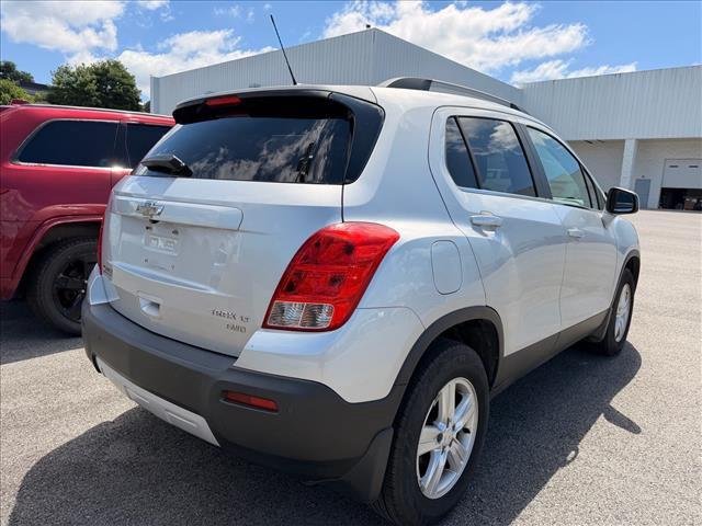 Used 2016 Silver Ice Metallic Chevrolet LT image 10