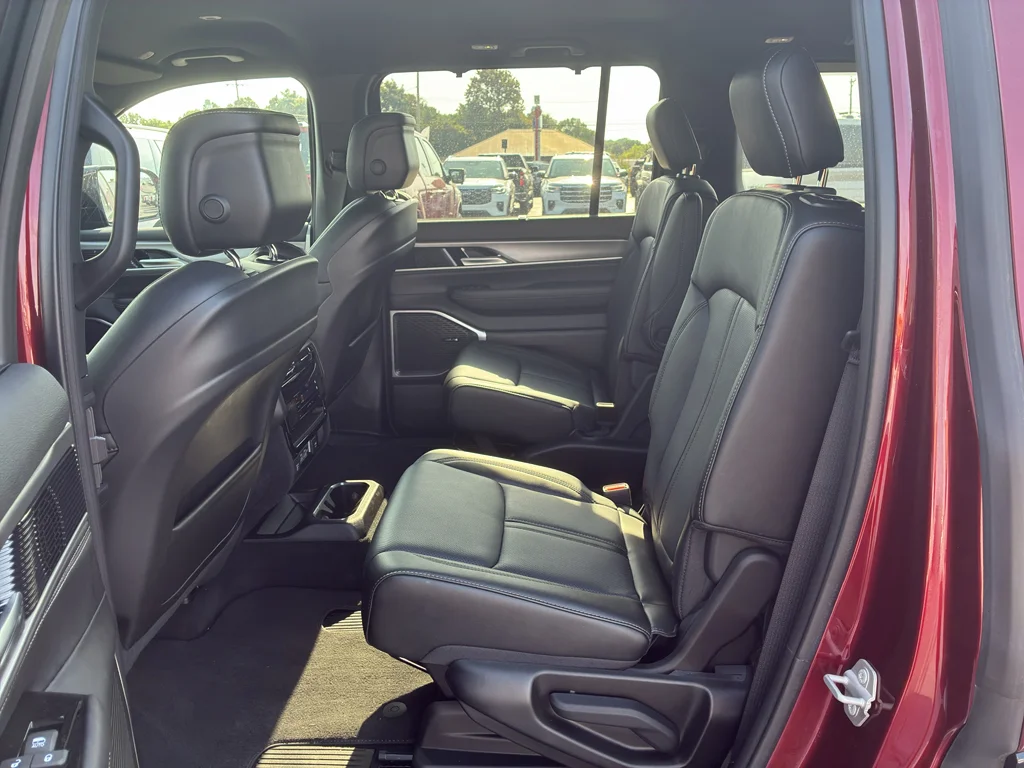 Used 2025 Velvet Red Pearlcoat Jeep Series III image 19