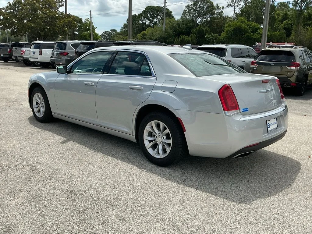 Used 2023 Silver Chrysler Touring image 9