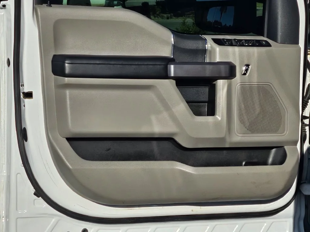 Used 2022 Oxford White Ford XLT image 32