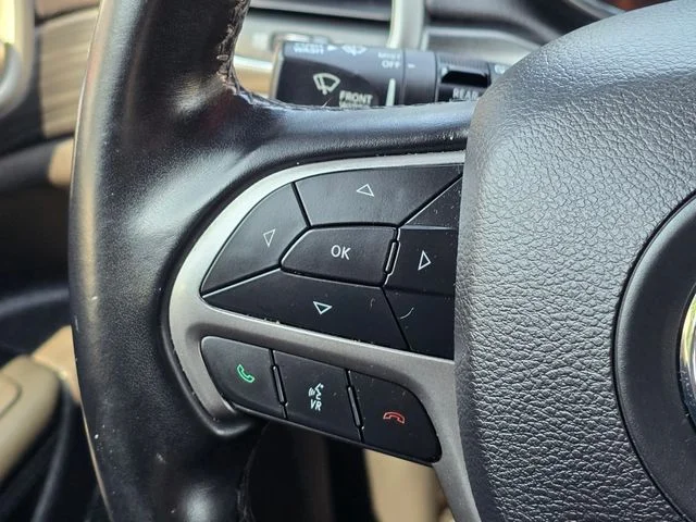 Used 2020 Gray Jeep Laredo E image 35
