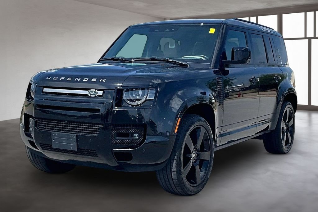 2022 Land Rover Defender S's photo
