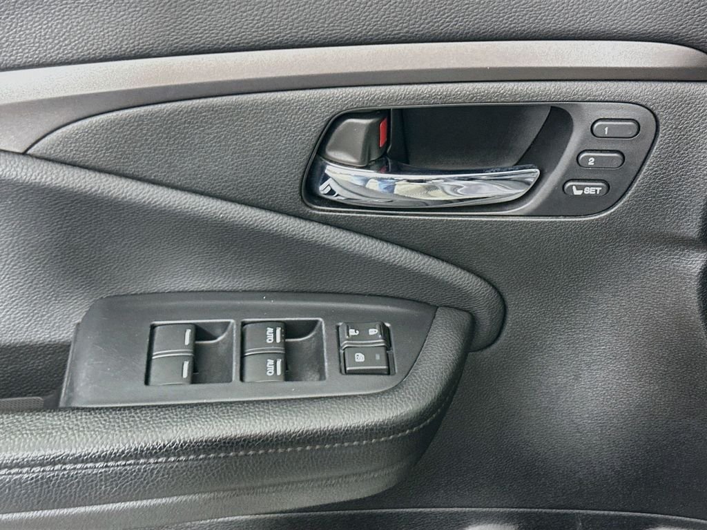 2020 Honda Pilot EX-L - Photo 18