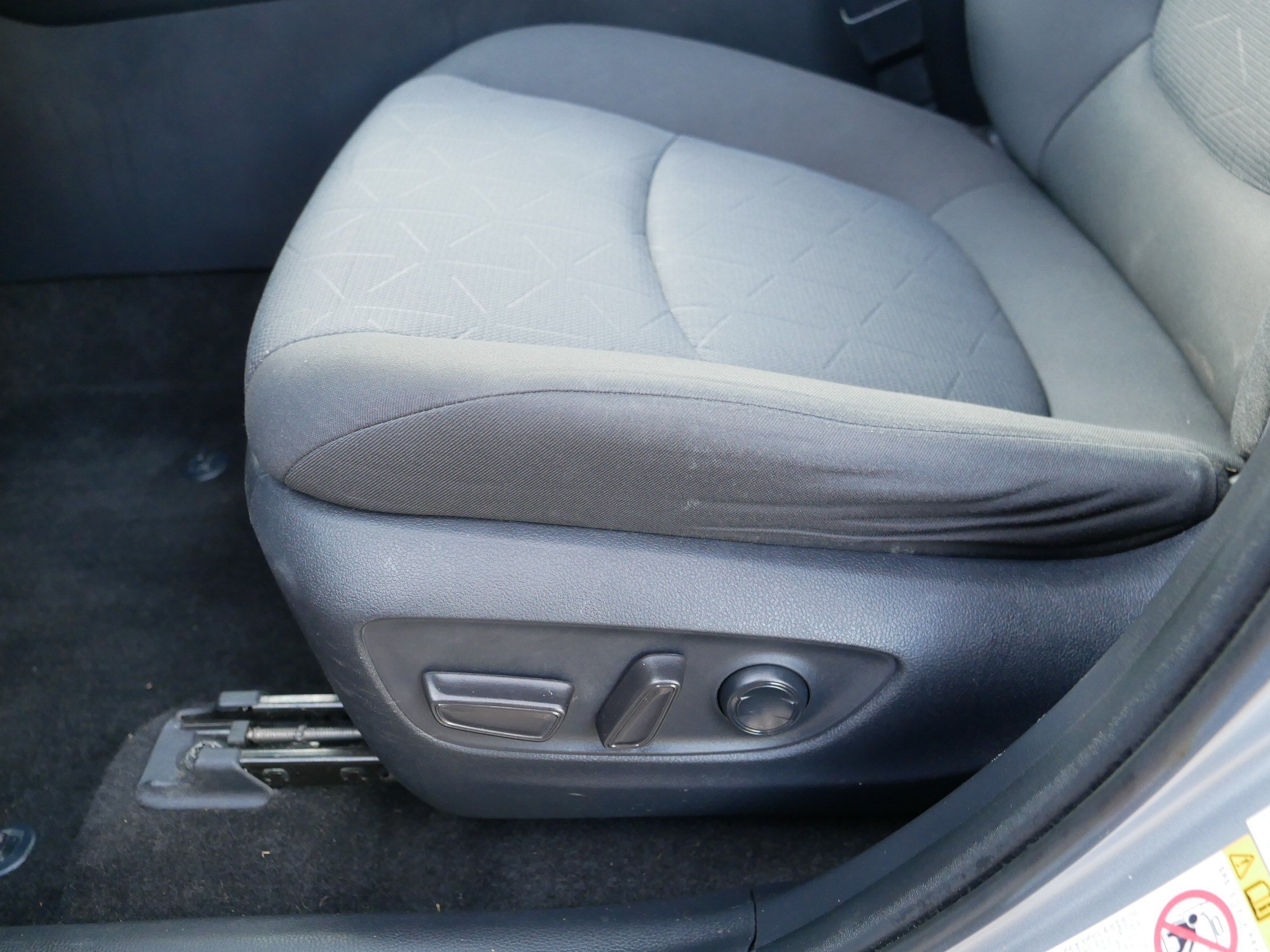 Used 2019 Silver Sky Metallic Toyota XLE image 20