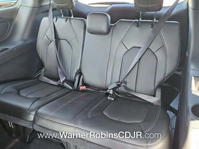 2026 Chrysler Pacifica Select - Photo 9
