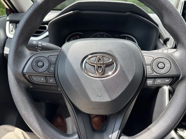 Used 2025 Red Toyota XLE image 17