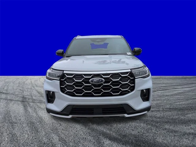 New 2026 Space White Metallic Ford Platinum™ image 9