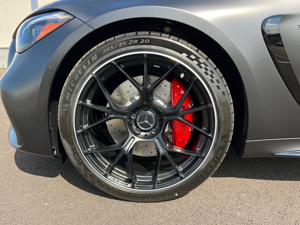 New 2027 MANUFAKTUR exclusive graphite grey magno Mercedes-Benz AMG® CLE 53 4MATIC+ Coupe image 33