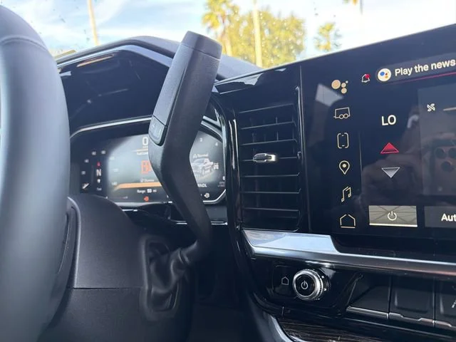 New 2026 Summit White GMC SLE image 29