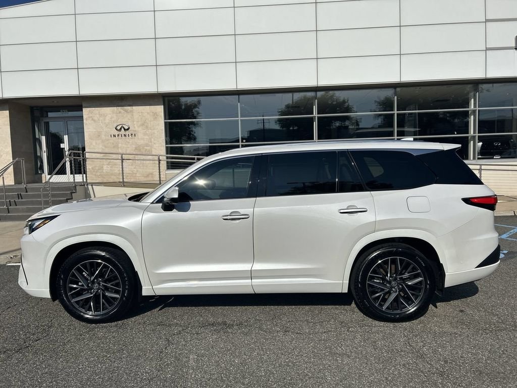 Used 2026 Pearl Lexus 350 Premium image 5