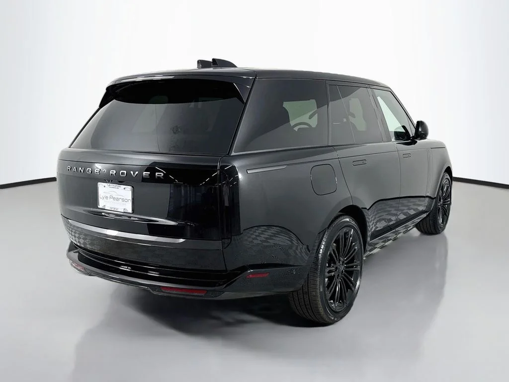 New 2026 Santorini Black Metallic Land Rover SE image 9