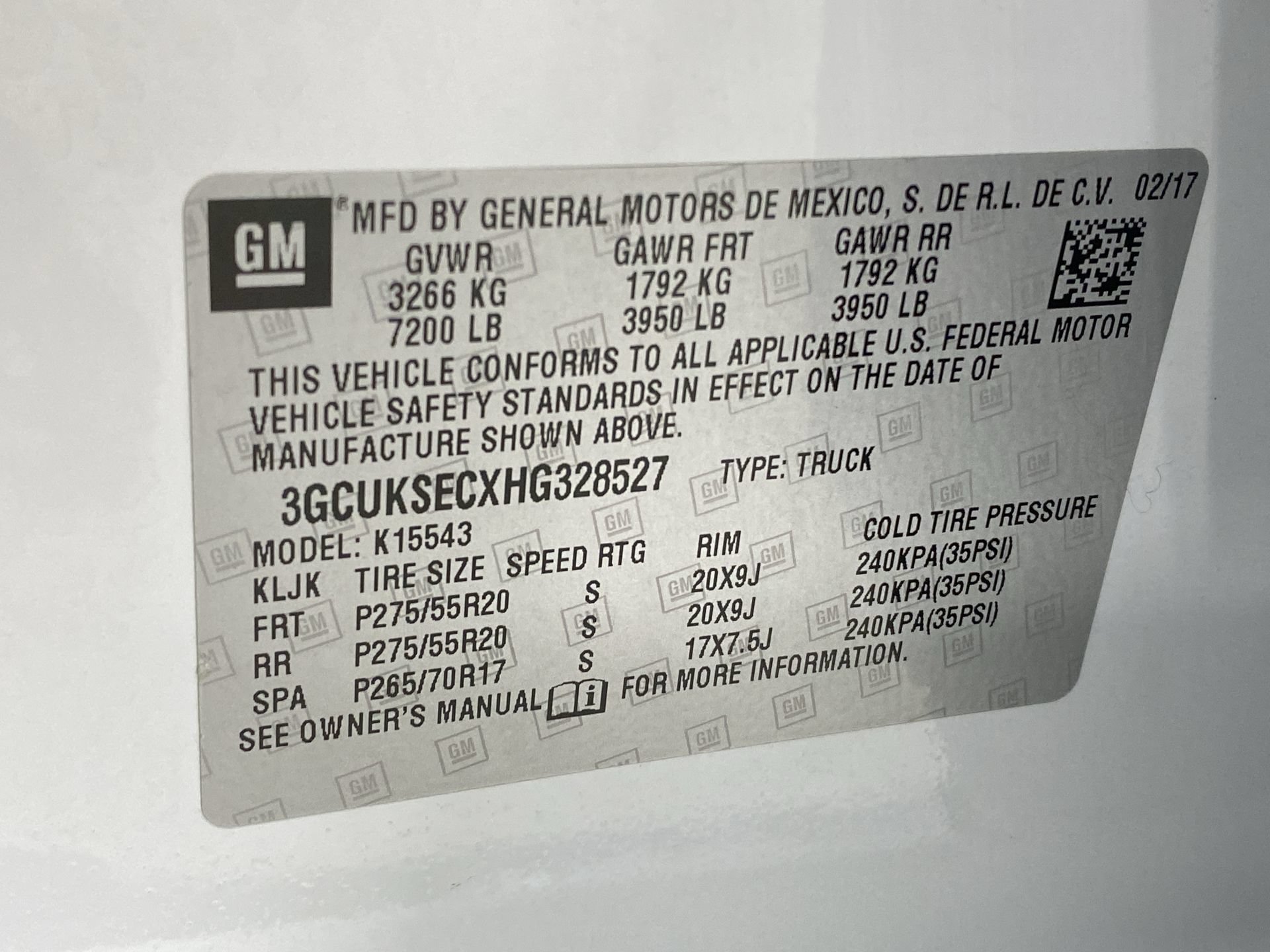 Used 2017 IRIDESCENT PEARL TRICOAT Chevrolet LTZ image 32
