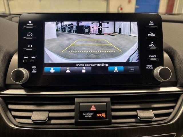 Used 2018 Platinum White Pearl Honda Touring 2.0T image 31